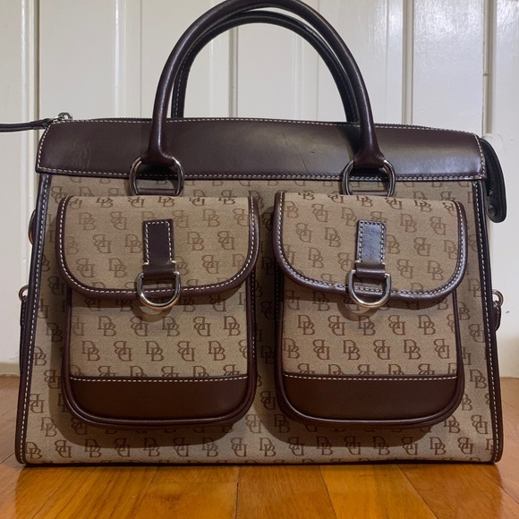 Dooney & Bourke Handbags - New Dooney & Bourke Signature Double Pocket Tote